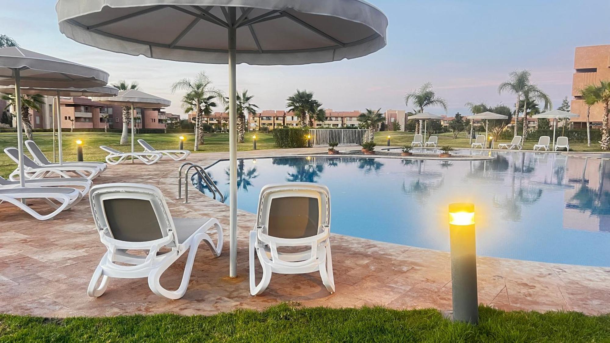 Mini-Villa Situee Dans Une Residence Prestigia A Marrakech, Avec Une Vue Sur La Piscine Et Le Golf Une Securite 24H Sur 24 Et Une Proximite Ideale De L Aeroport 5 Minutes C Est Une Offre Parfaite Pour Des Vacances Марракеш Экстерьер фото